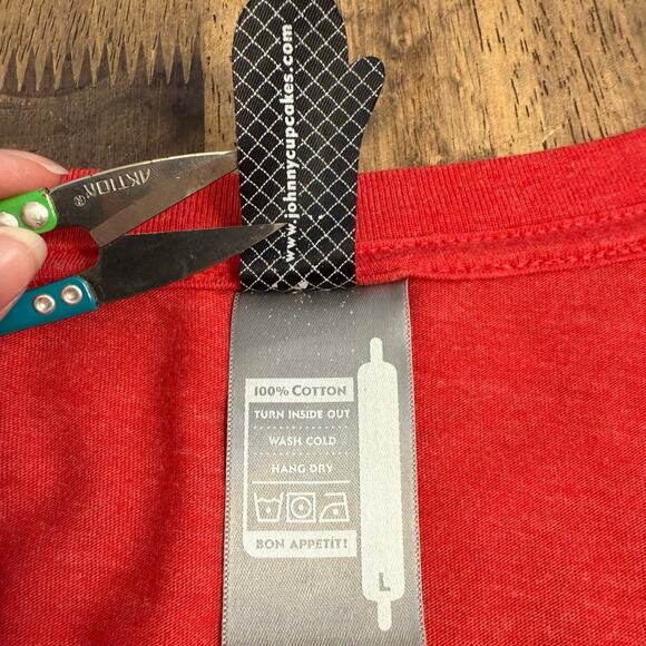 Johnny Cupcakes Crossbones Tee Short Sleeve 100% Cotton Boston Red Women’s Large - Picture 9 of 10